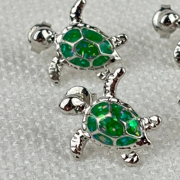925 Sterling Silver Plated Green Pink Blue Fire Opal Sea Turtle Stud Earrings - Picture 1 of 9